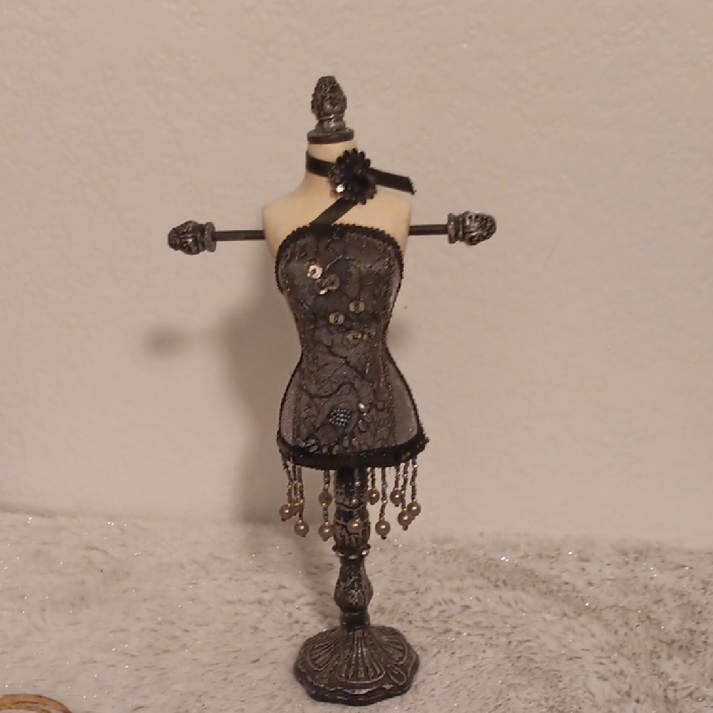 Chic Black Jewelry Display Stand - Picture 2 of 5